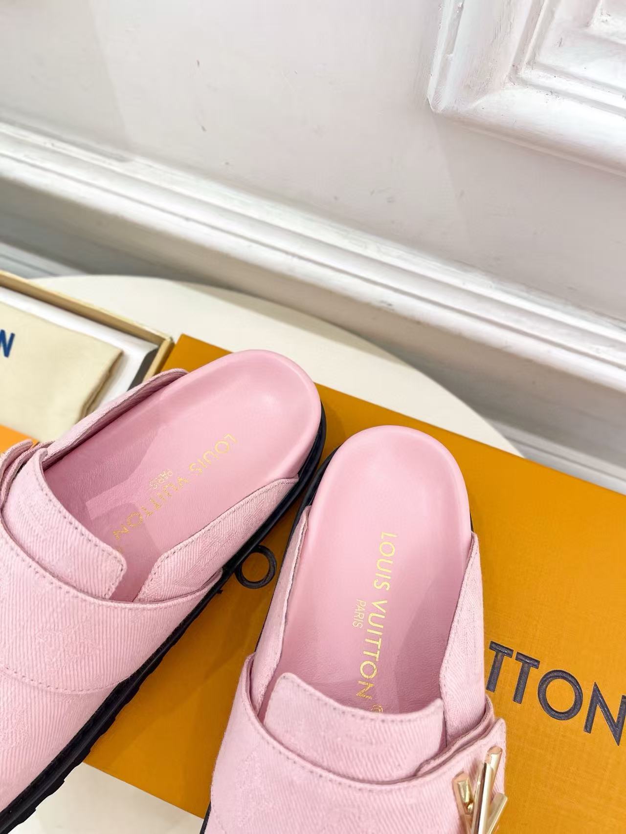 LV Slippers(AAA)-084