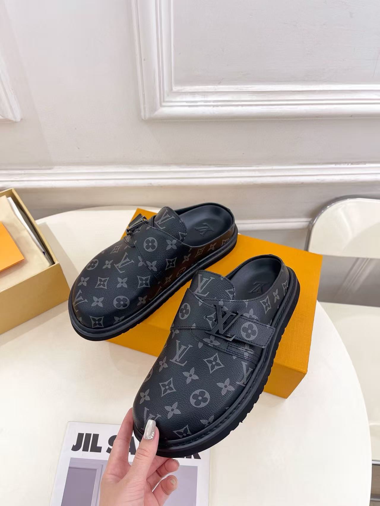 LV Slippers(AAA)-087