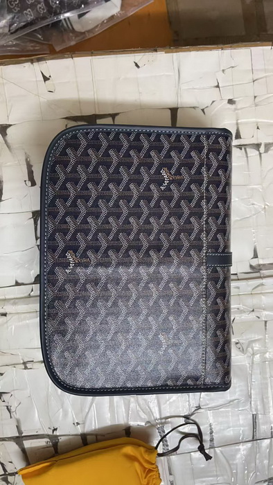 Go*ard handbags aaaa(men)-036
