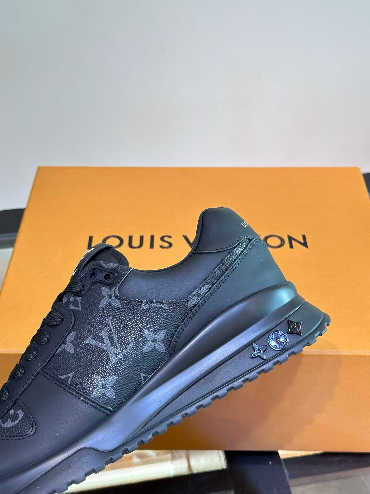LV Shoes(AAA)-1242