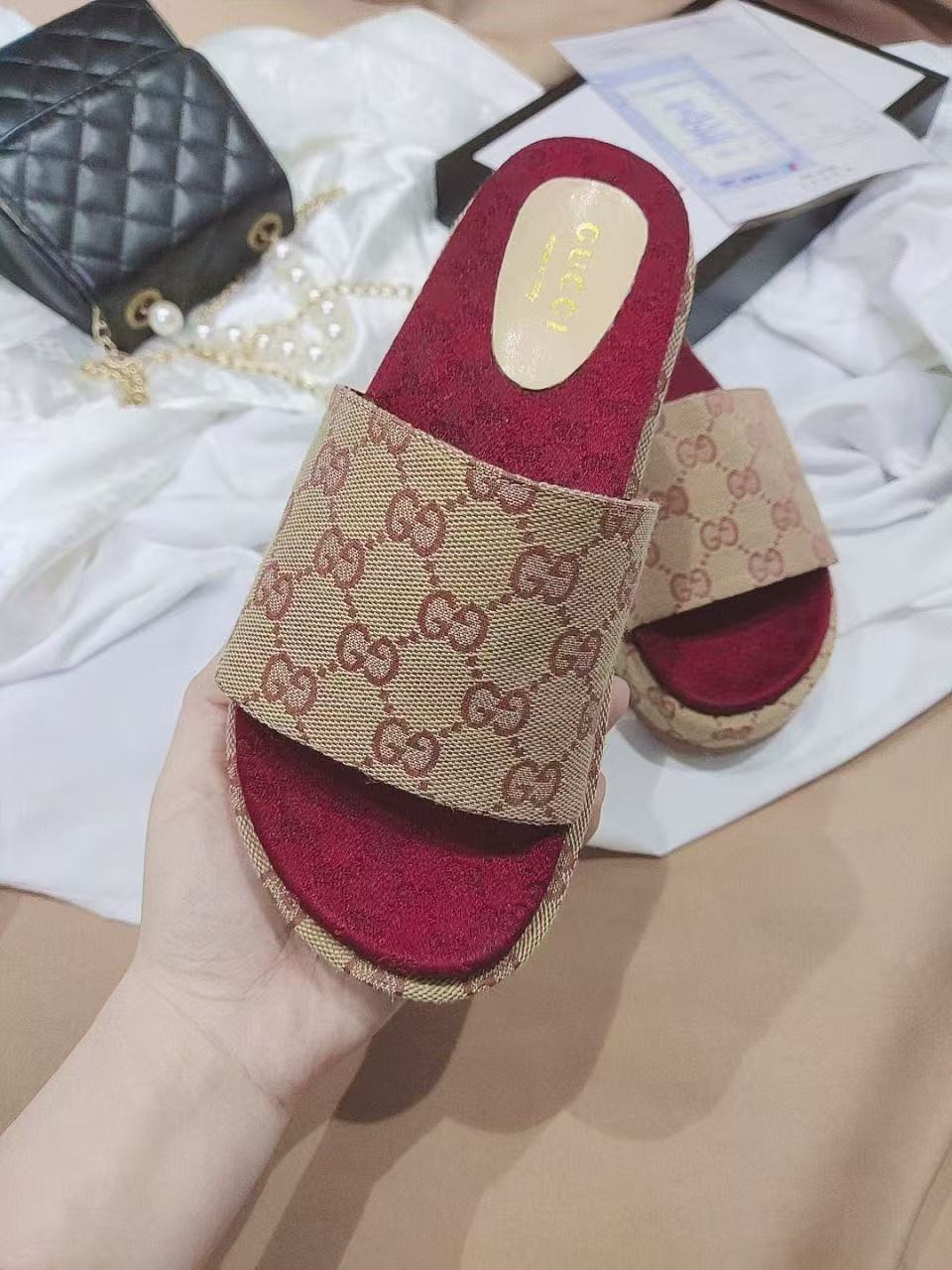 G*u*i slippers(aaa)-470