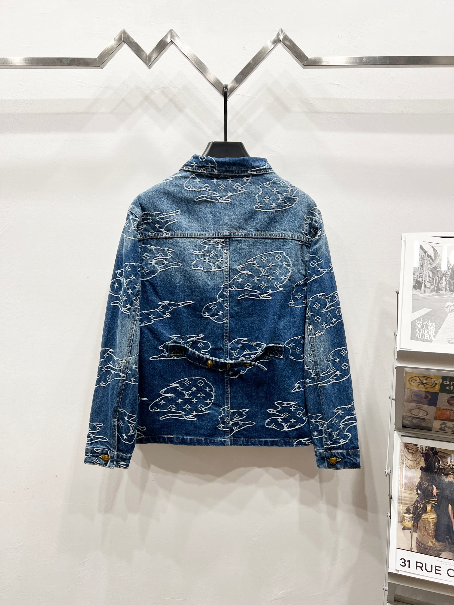 LV Jacket-023