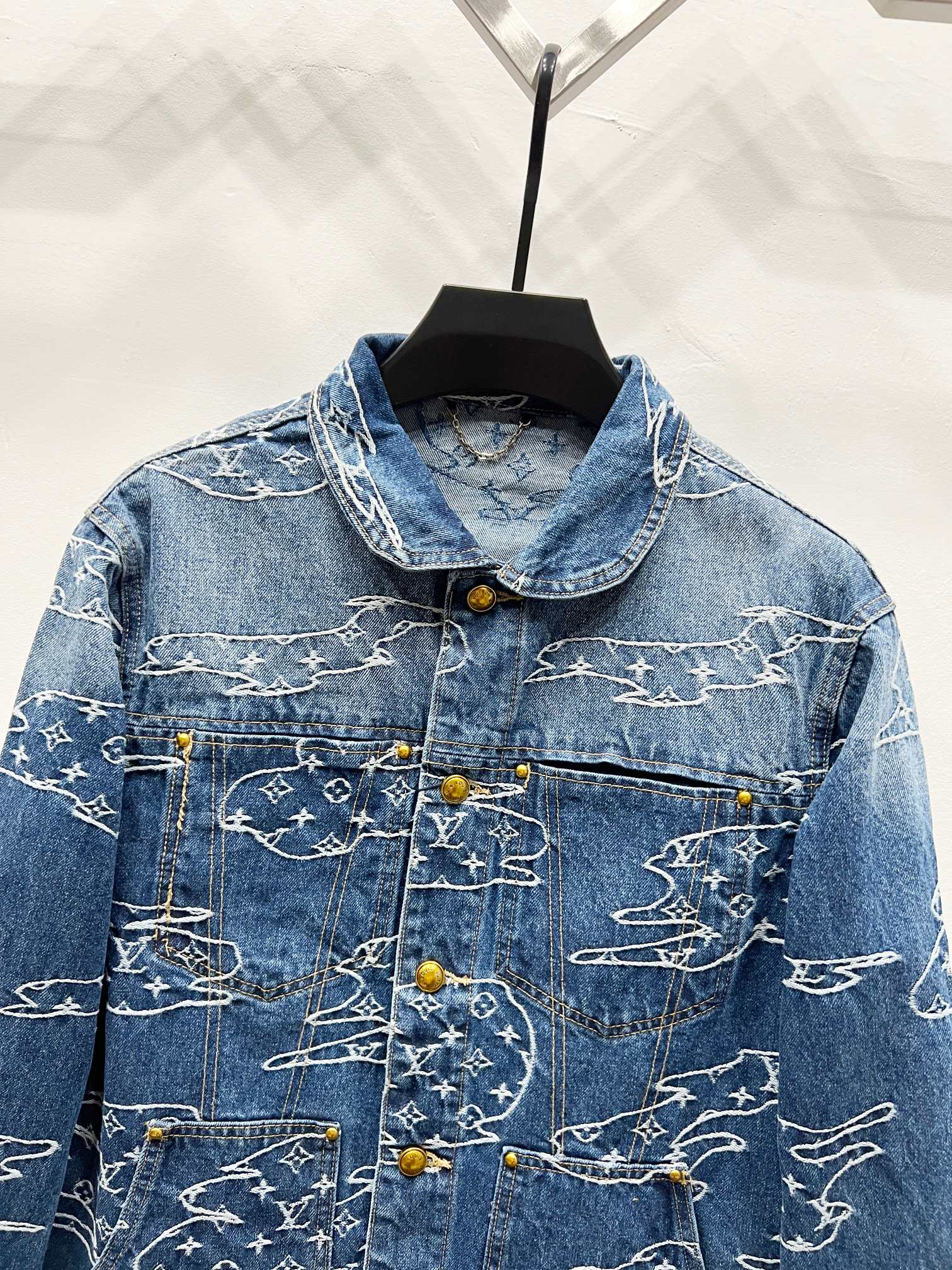 LV Jacket-023