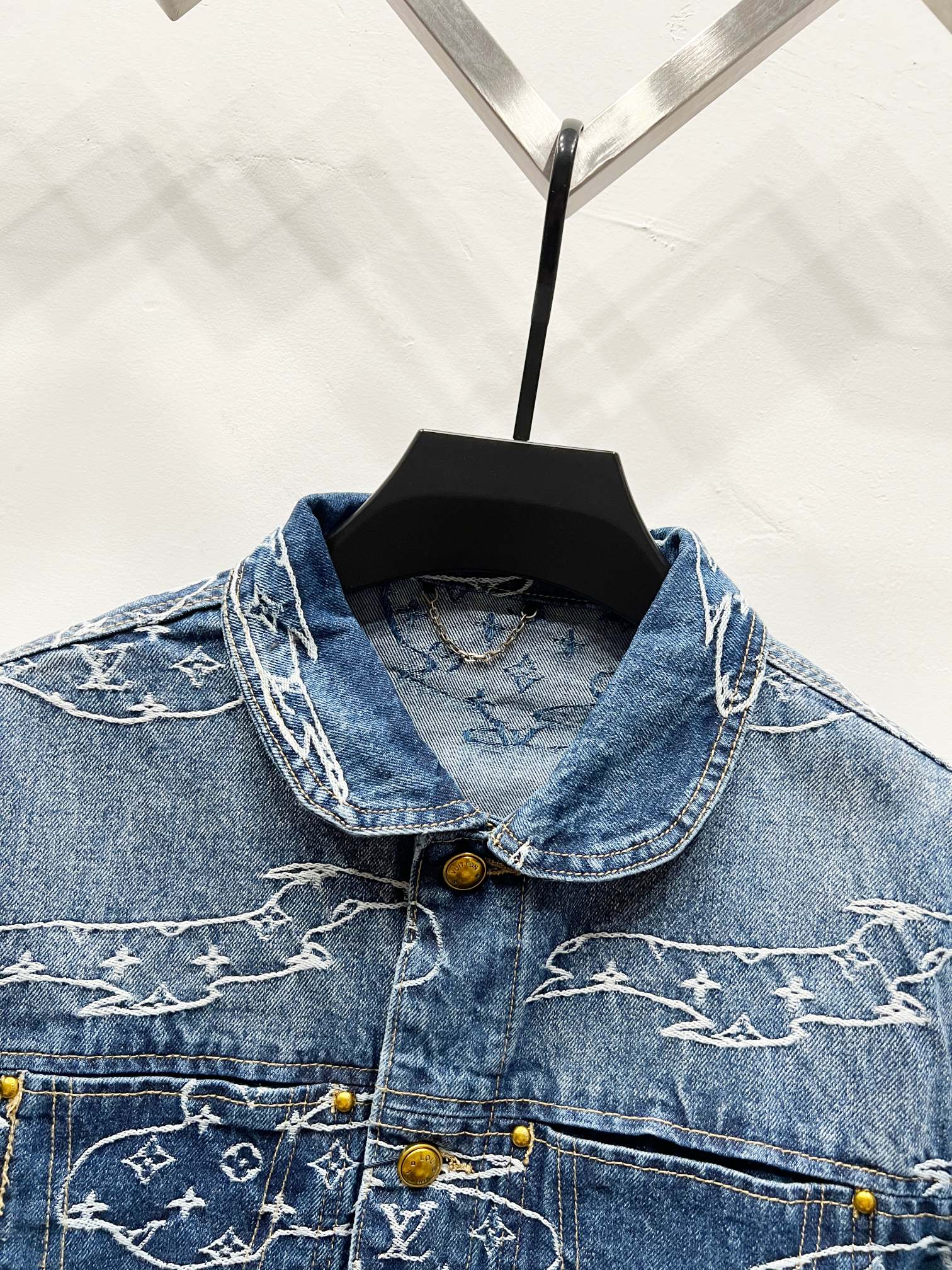 LV Jacket-023