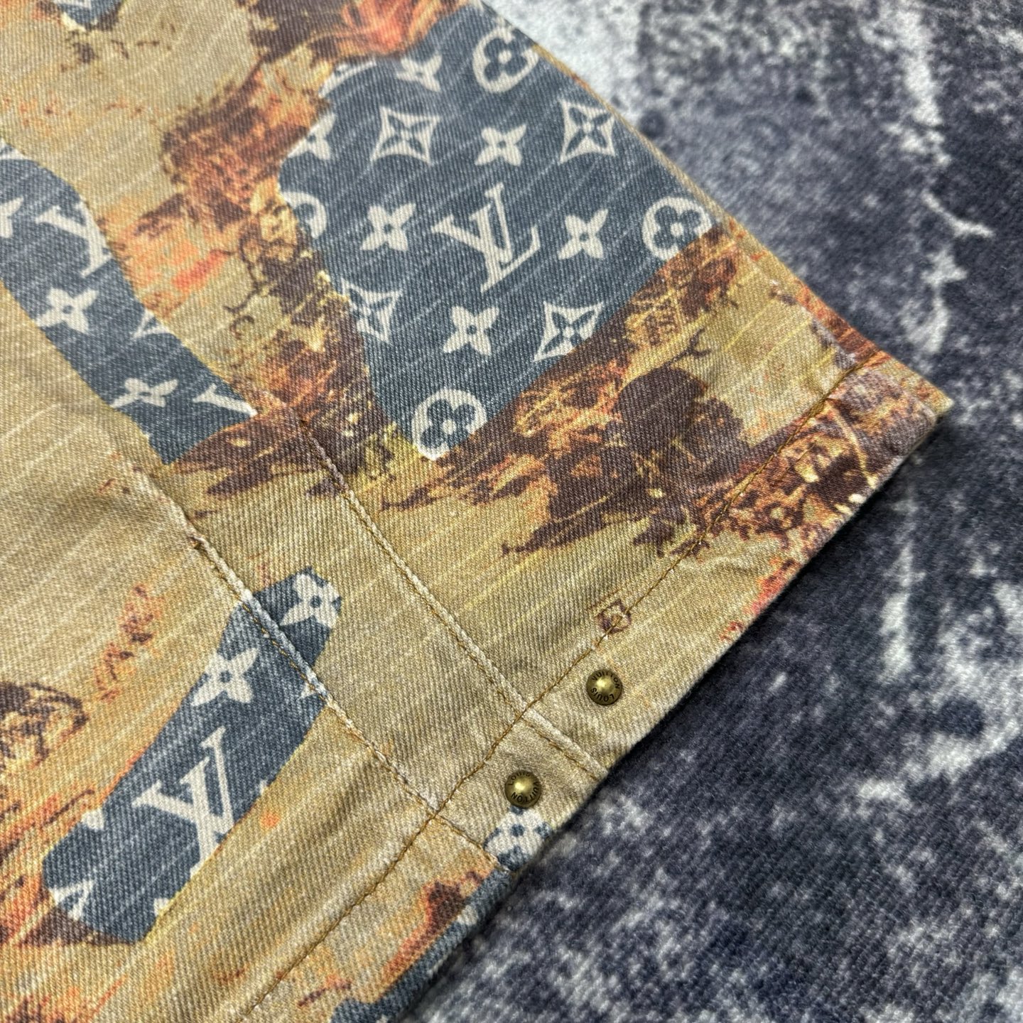 LV Jacket-024