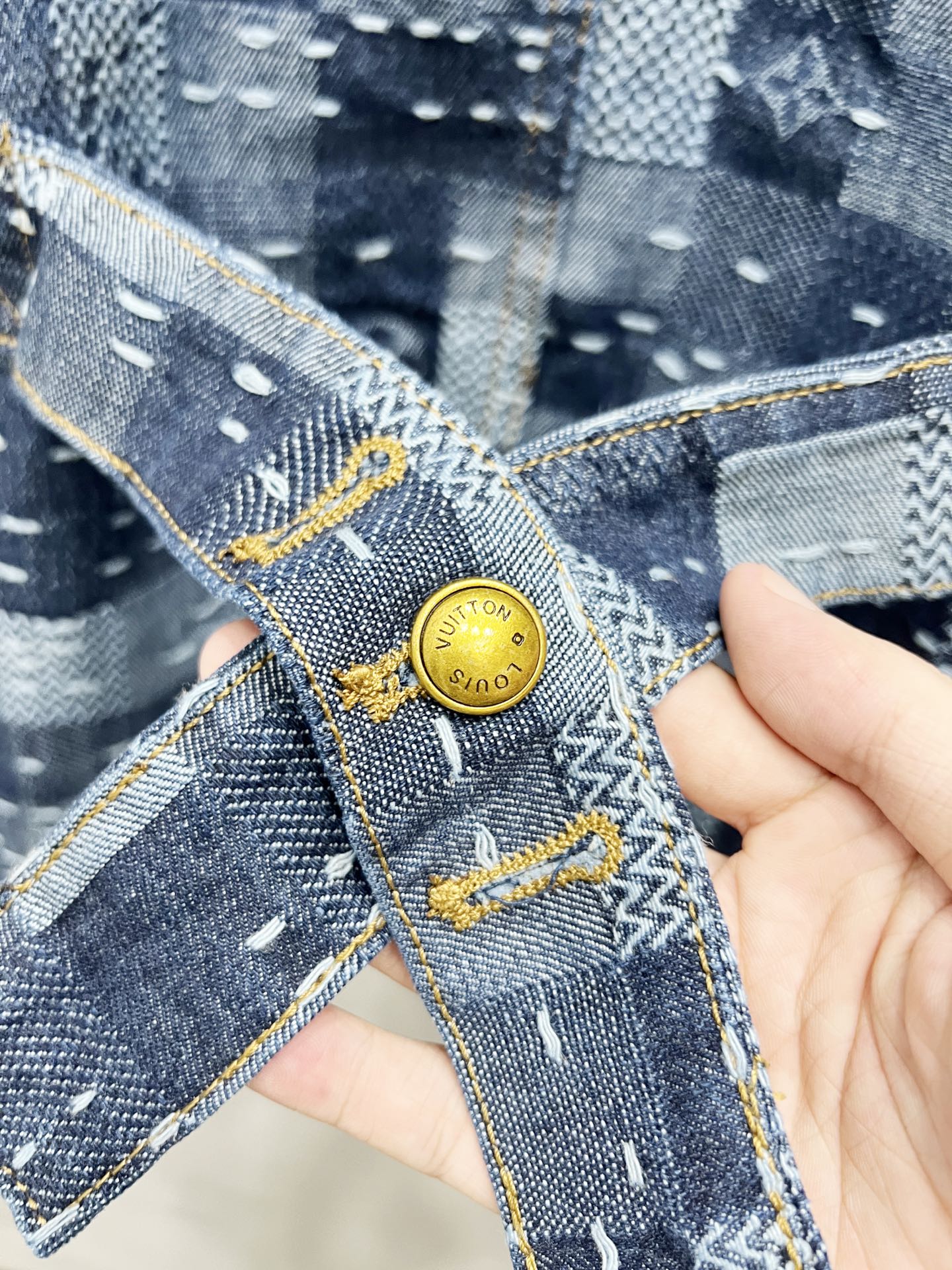 LV Jacket-029