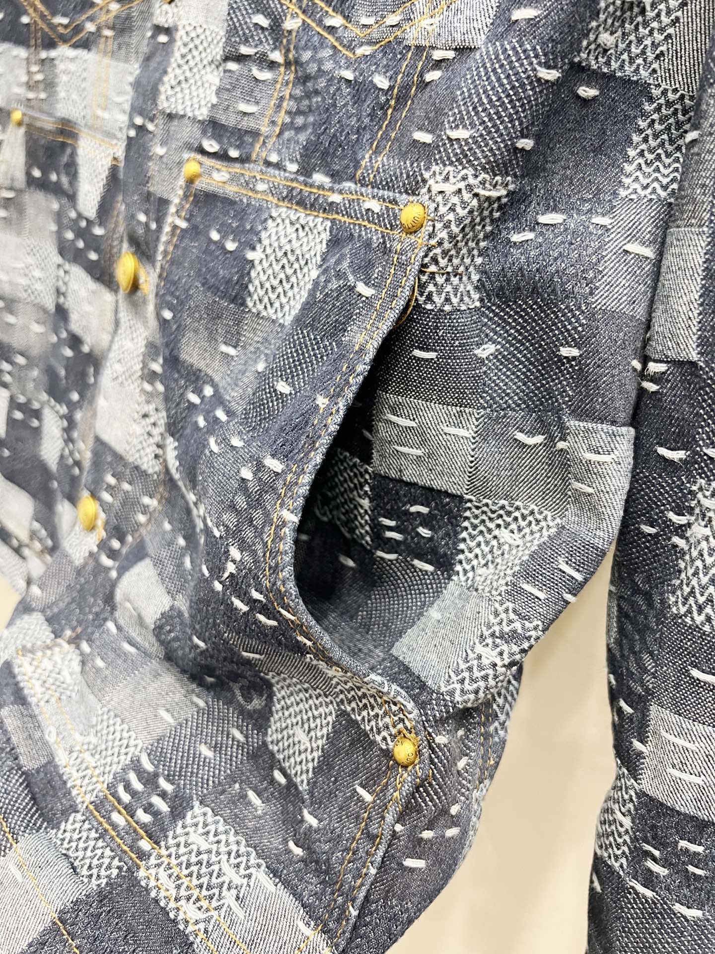 LV Jacket-029