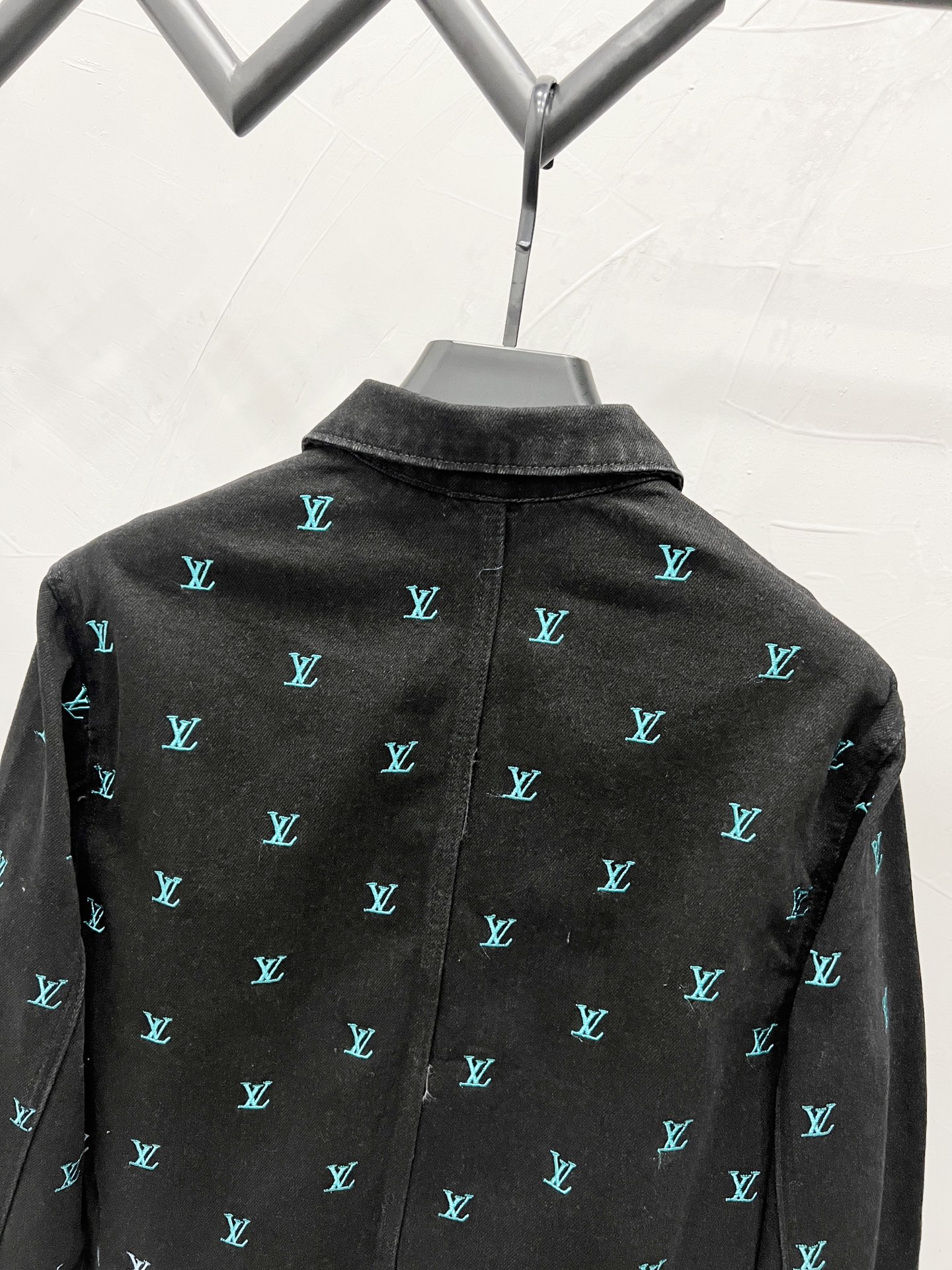 LV Jacket-036