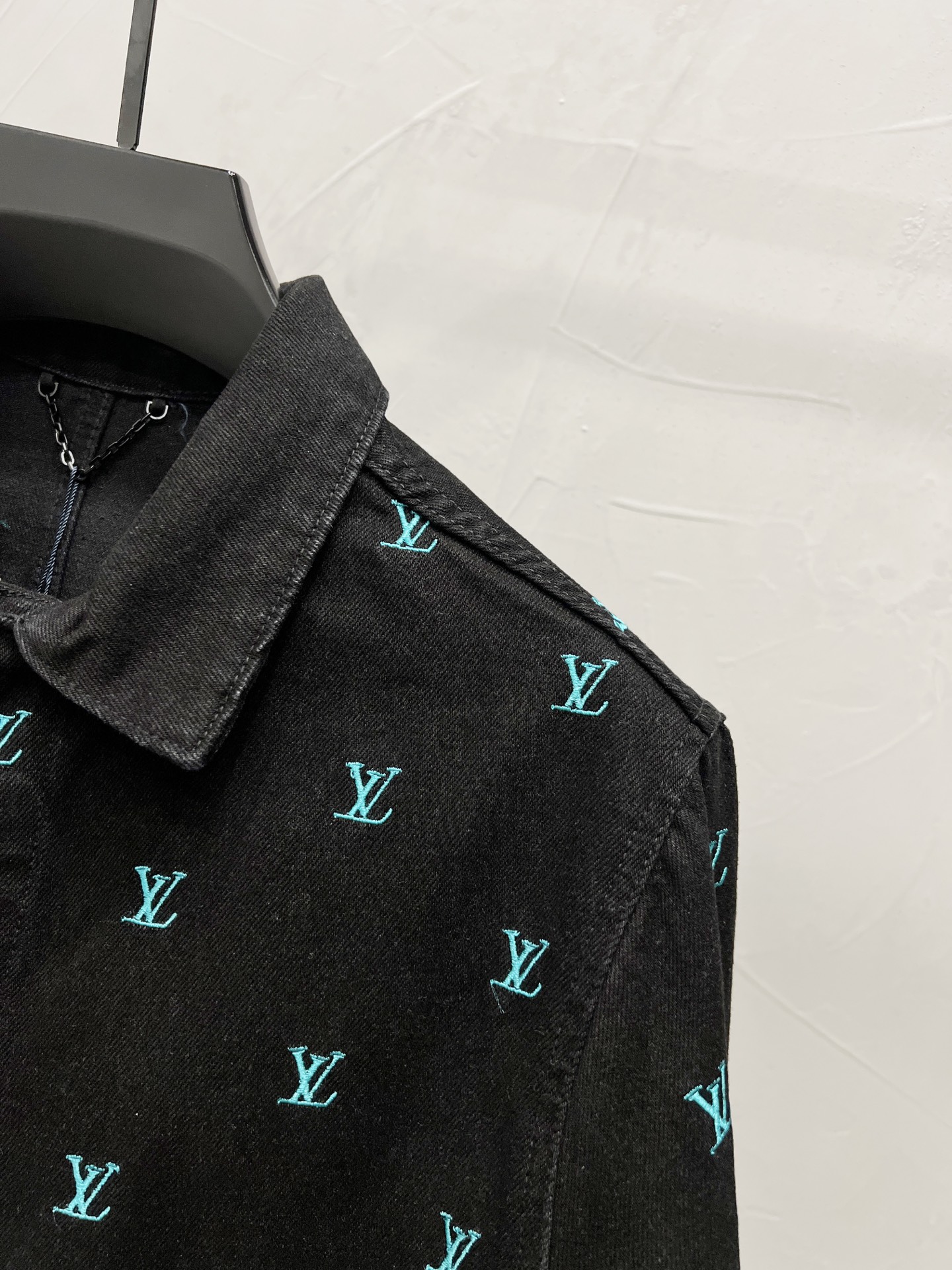 LV Jacket-036