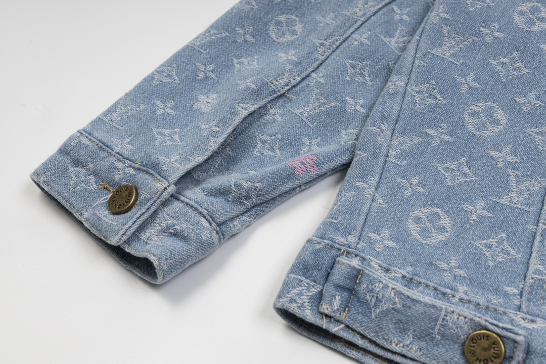 LV Jacket-042