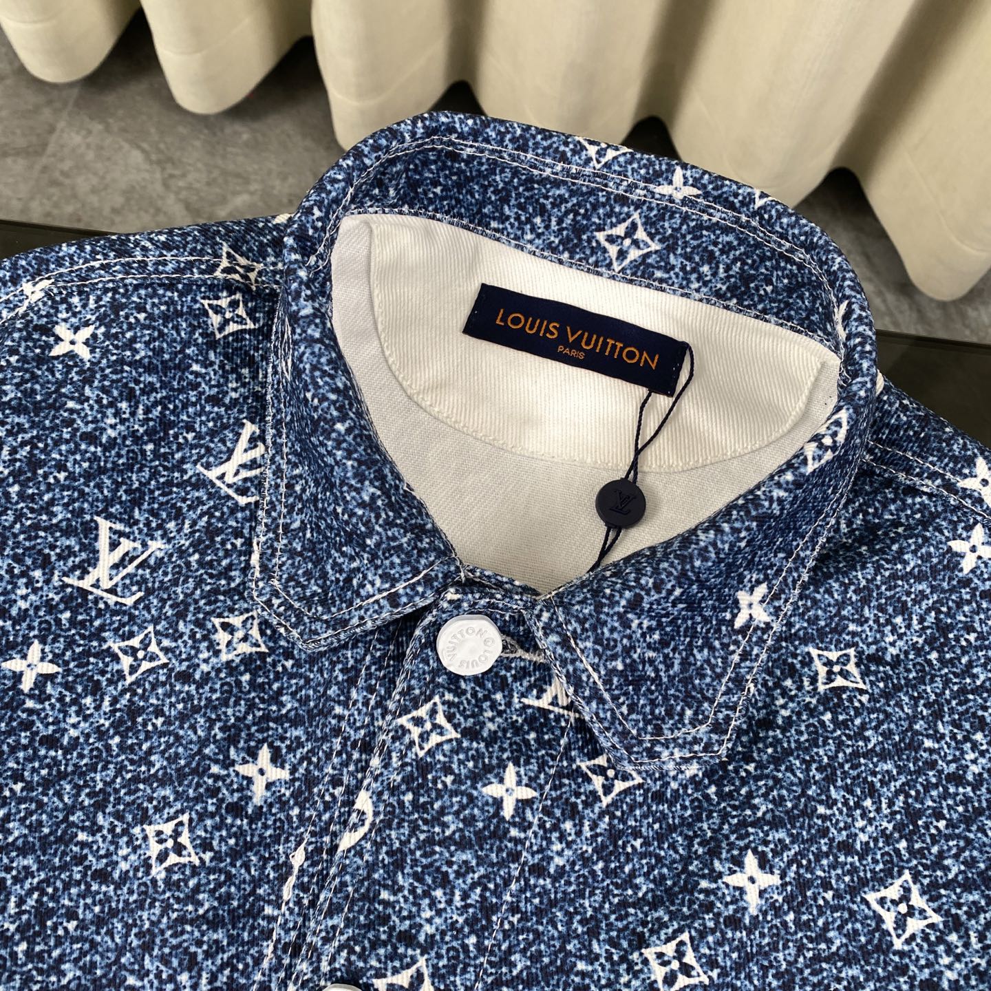 LV Jacket-051