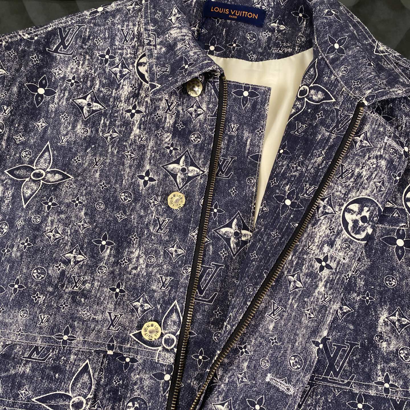 LV Jacket-053