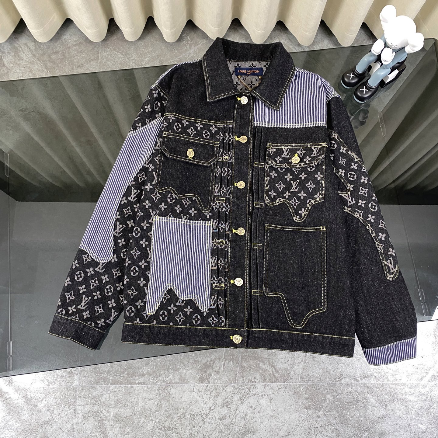 LV Jacket-054