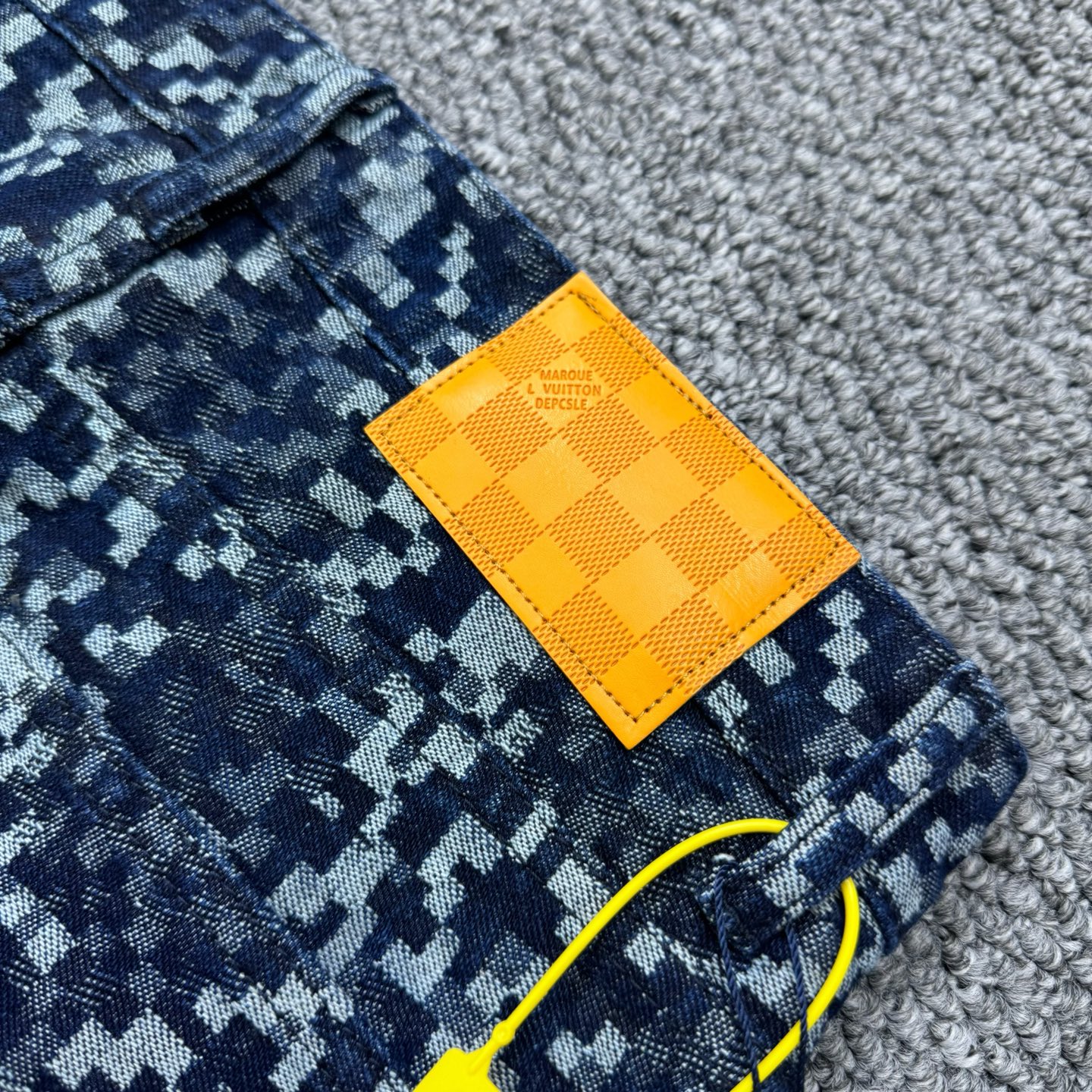 LV Jeans-029