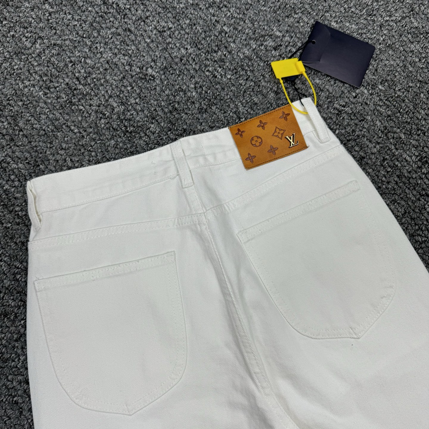 LV Jeans-069