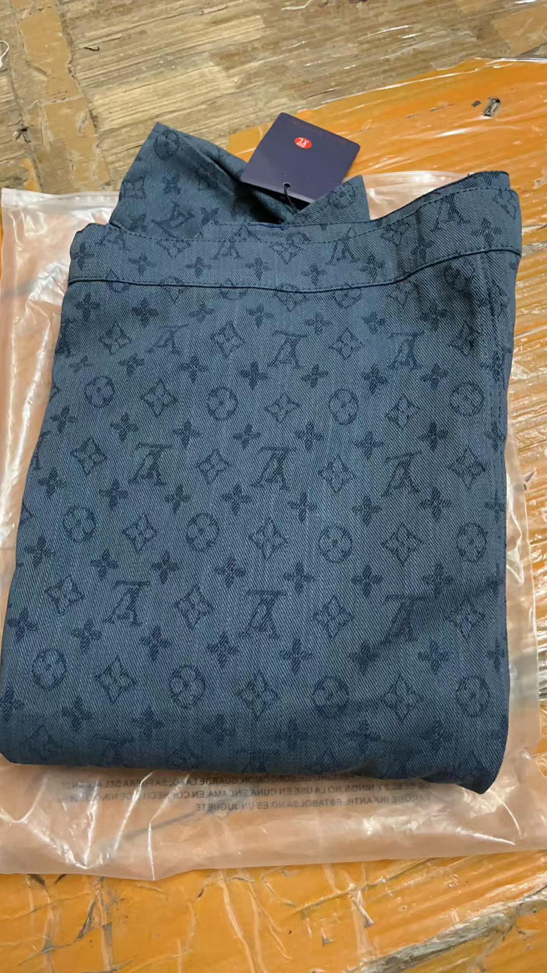 LV Jacket-049