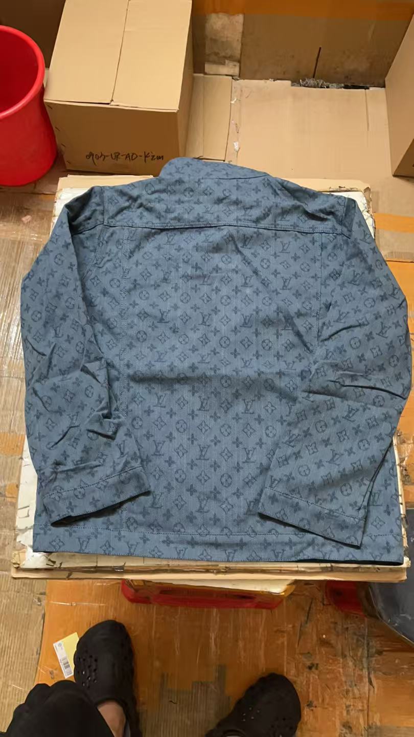 LV Jacket-049