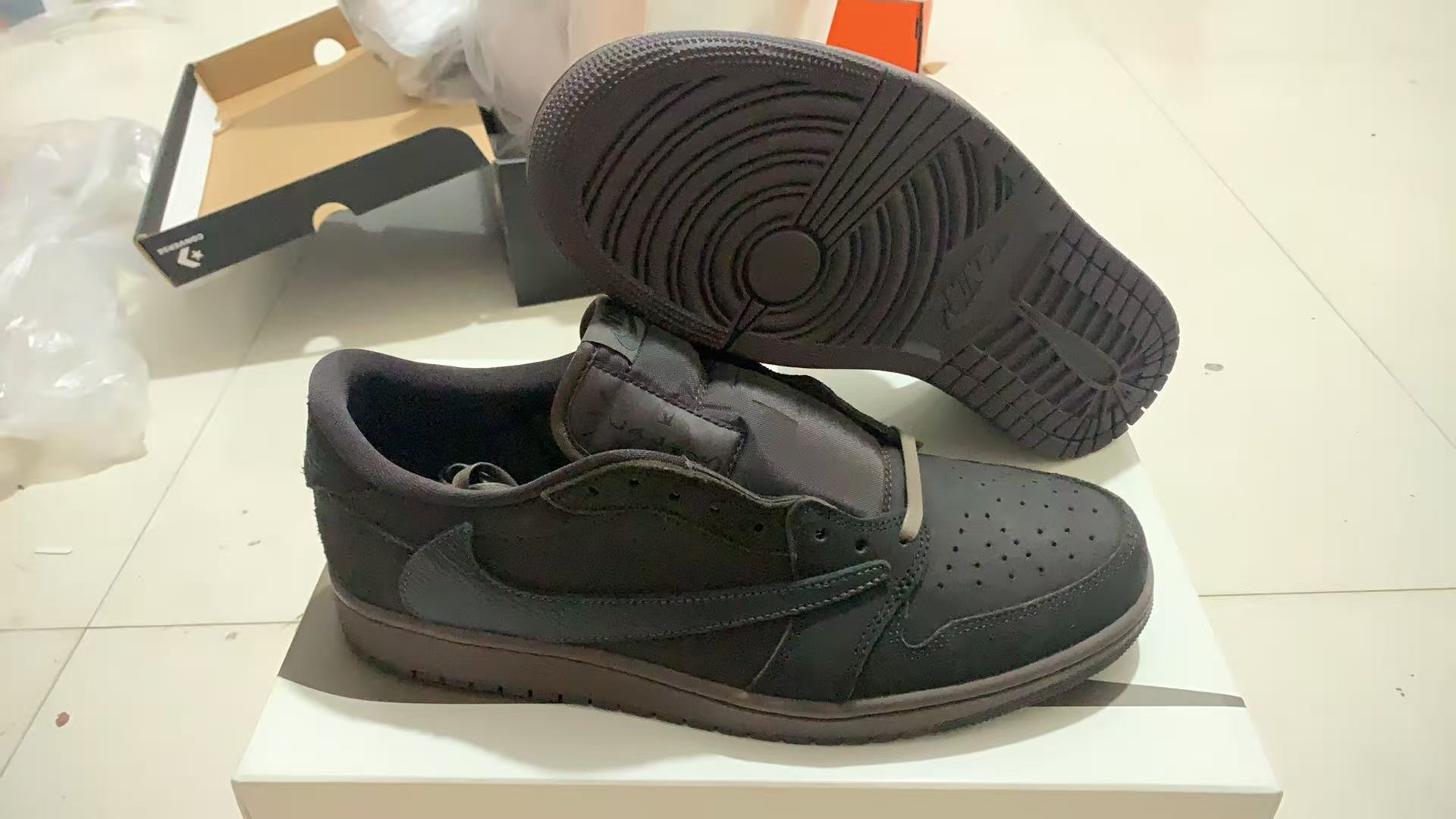 Air Jordan 1 Retro Low-332