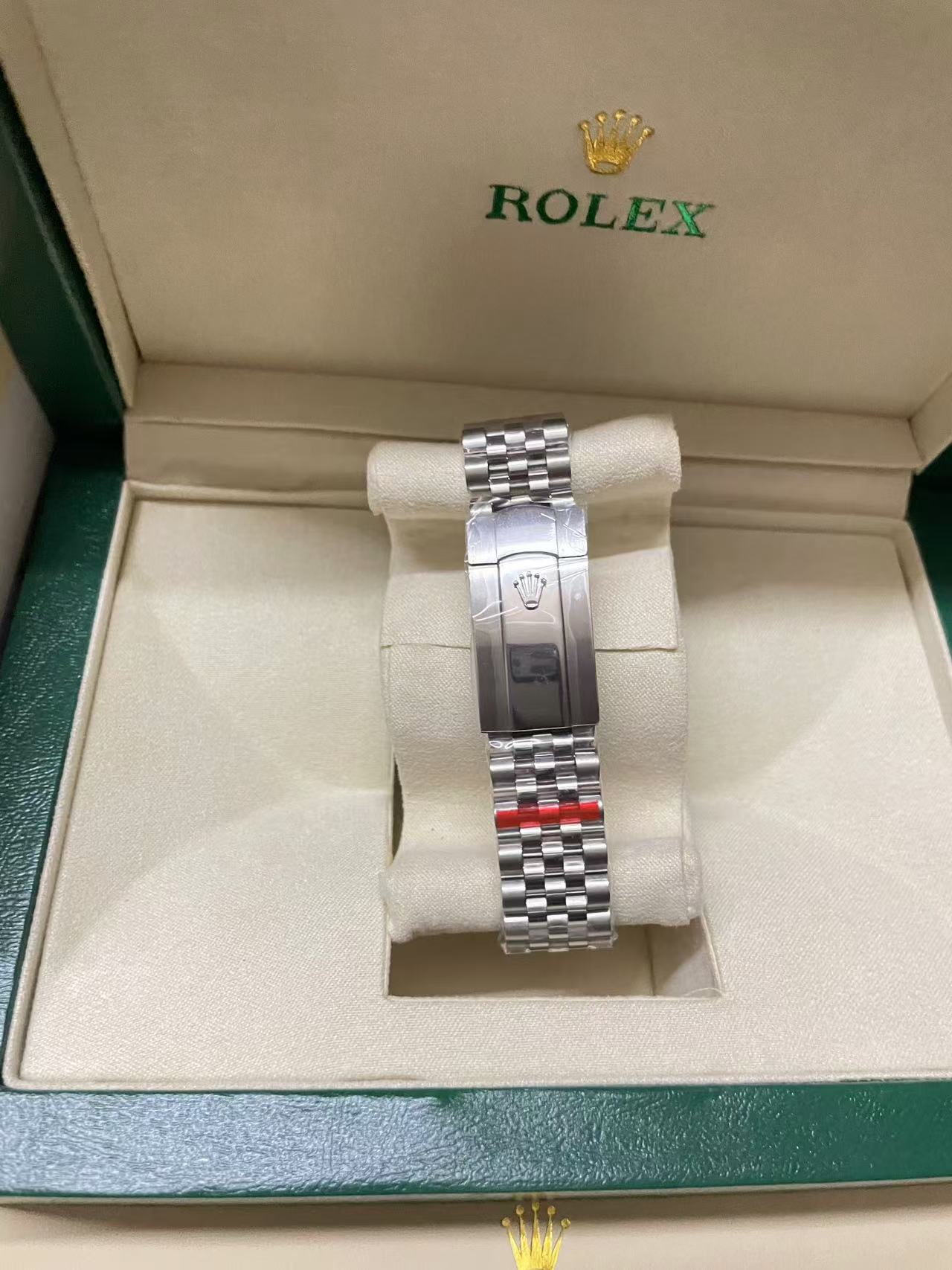 R*l*x watches-167
