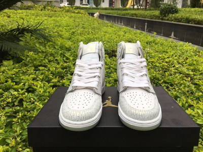 Air Jordan 1 Retro High  “Frost White”