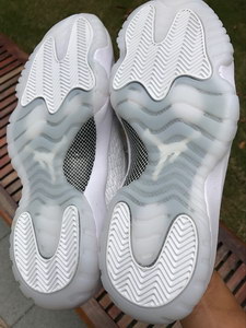 Air Jordan 11 Low Heiress