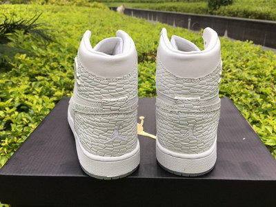 Air Jordan 1 Retro High GS “Frost White”(women)