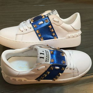 Valentino Shoes(AAA)-064